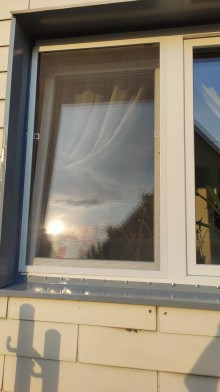 Weißes Fenster mit Dreifach-Isoliergla